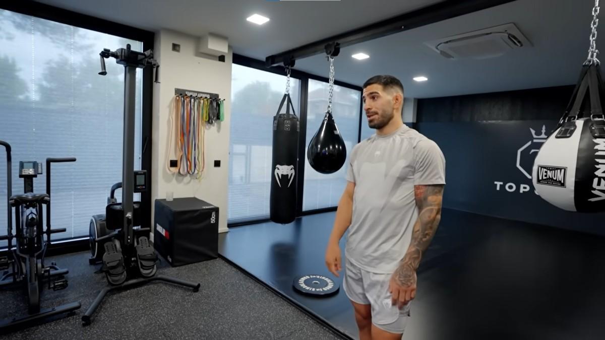 Ilia Topuria en casa de Ibai Llanos