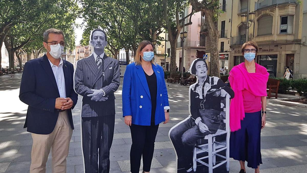 La presentació de la iniciativa amb una de les imatges de Salvador Dalí.  | AJUNTAMENT DE FIGUERES