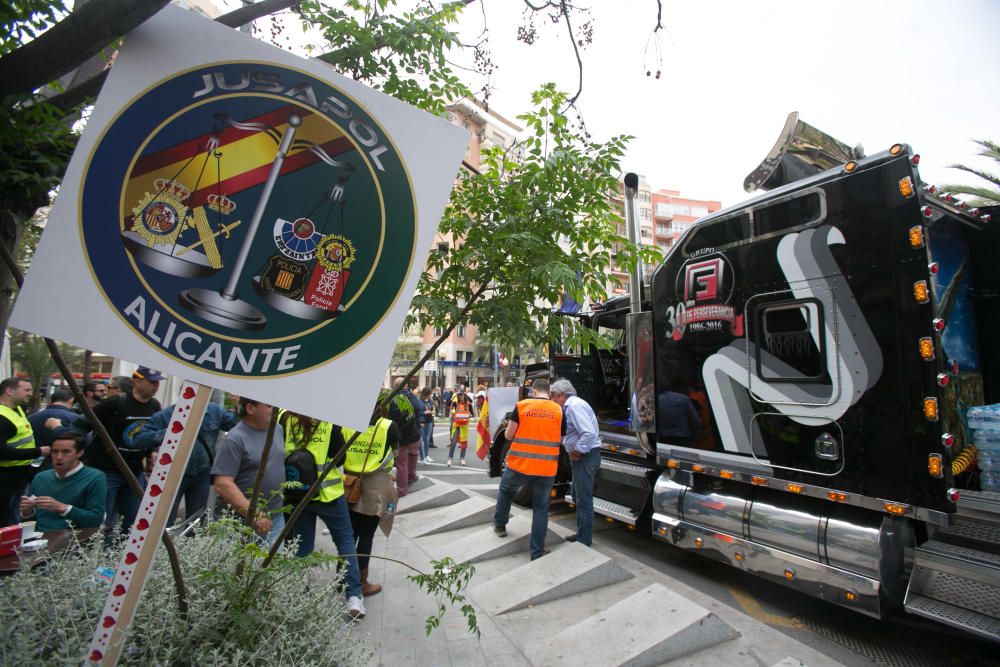 Manifestación por la equiparación salarial convocada por la asociación de policí­as Jusapol en Luceros