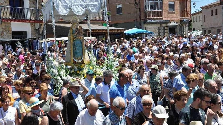 Procesión de la Virgen de la Salud, el pasado año en Alcañices.