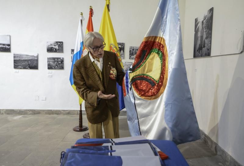 03/07/2018 STA. MARÍA DE GUÍA. En la Casa de la Cultura de Santa María de Guía, tuvo lugar el acto conmemorativo del 44 aniversario de la Mancomunidad del Norte ,en el que se entregaron las banderas oficial de la Mancomunidad, diseñada por el artista norteño Pepe Dámaso, a todos los Ayuntamientos del norte de Gran Canaria. FOTO: J. PÉREZ CURBELO  | 03/07/2018 | Fotógrafo: José Pérez Curbelo