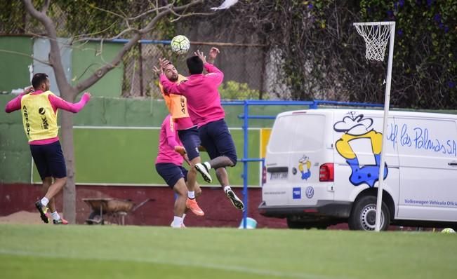 Entrenamiento UD LAS PALMAS en Barranco Seco ...