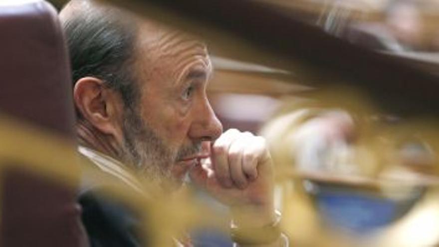 Rubalcaba recorta en 3,3 puntos la ventaja del PP respecto al PSOE