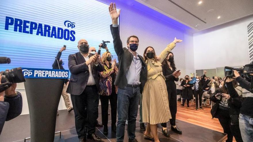 Alberto Núñez Feijóo junto a Marga Prohens. |