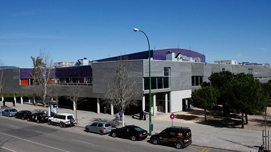 Cort protege el Conservatorio, el Tenis Club y otros edificios contemporáneos