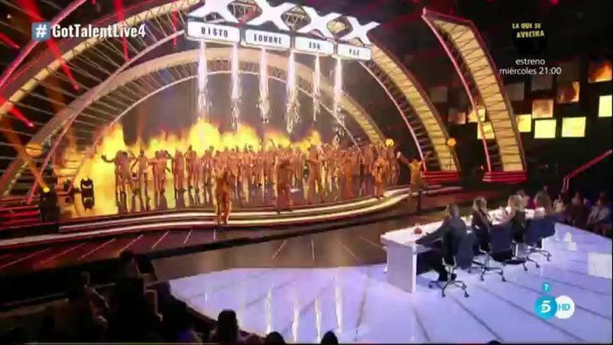 Zeta-Zetas emociona con Notre Dame en 'Got Talent'