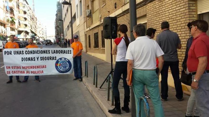 Los participantes en la protesta convocada por ASP.