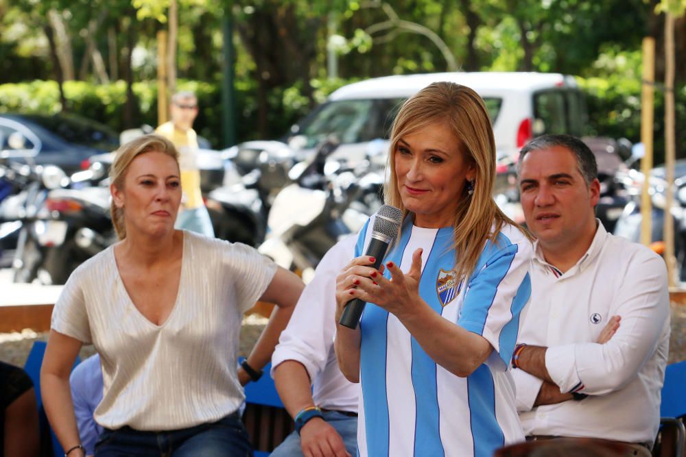 La presidenta de la Comunidad de Madrid protagoniza la jornada de los populares en la capital con actos en el Centro Histórico