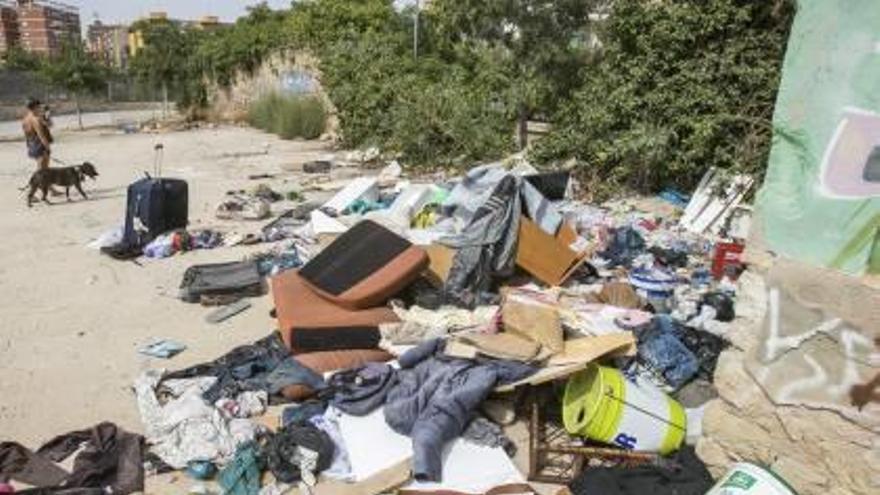 Situación actual de la explanada desde una viviendas.