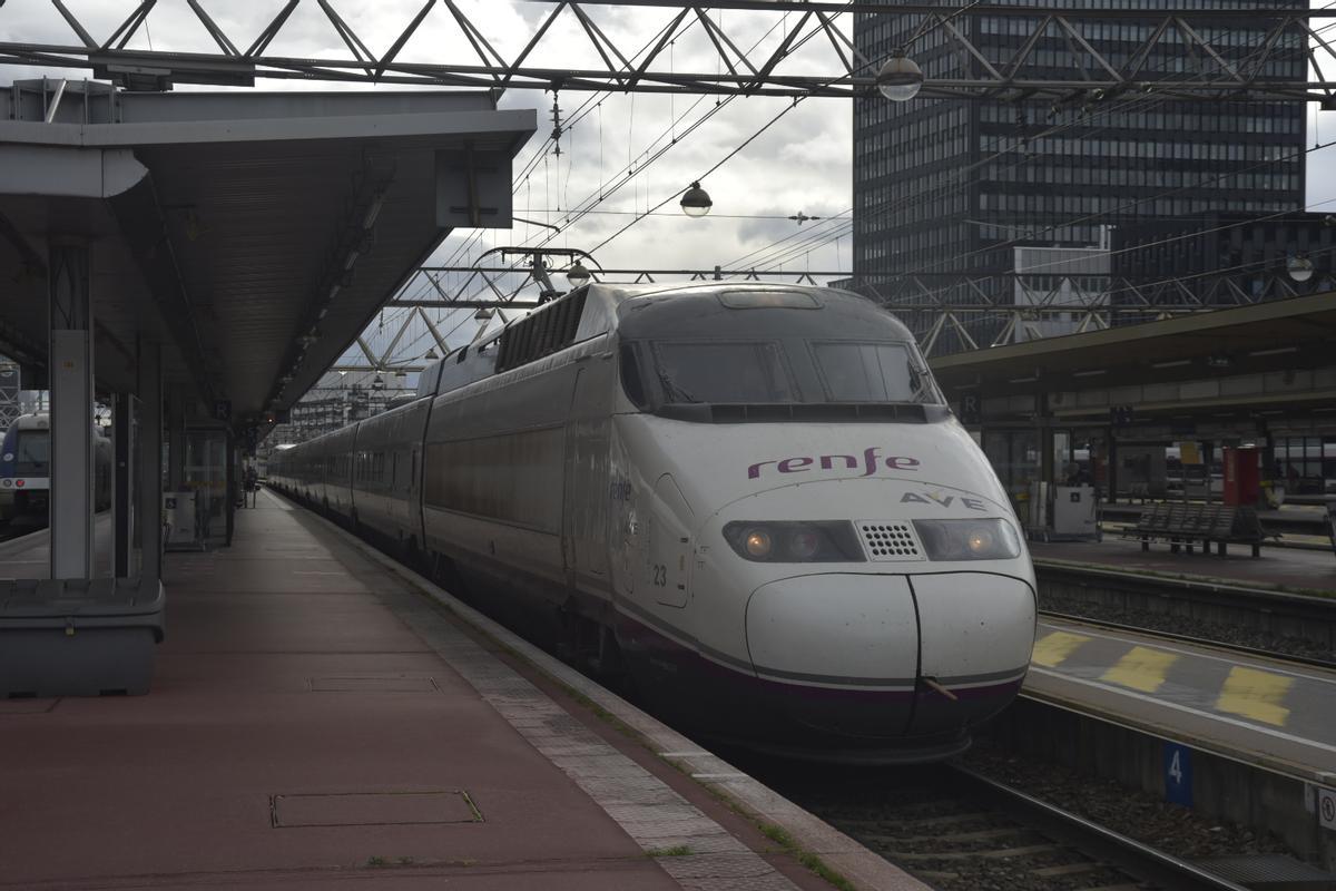 Renfe inicia las pruebas del trayecto internacional entre Barcelona y Lyon. En la imagen, en la estación de Lyon.