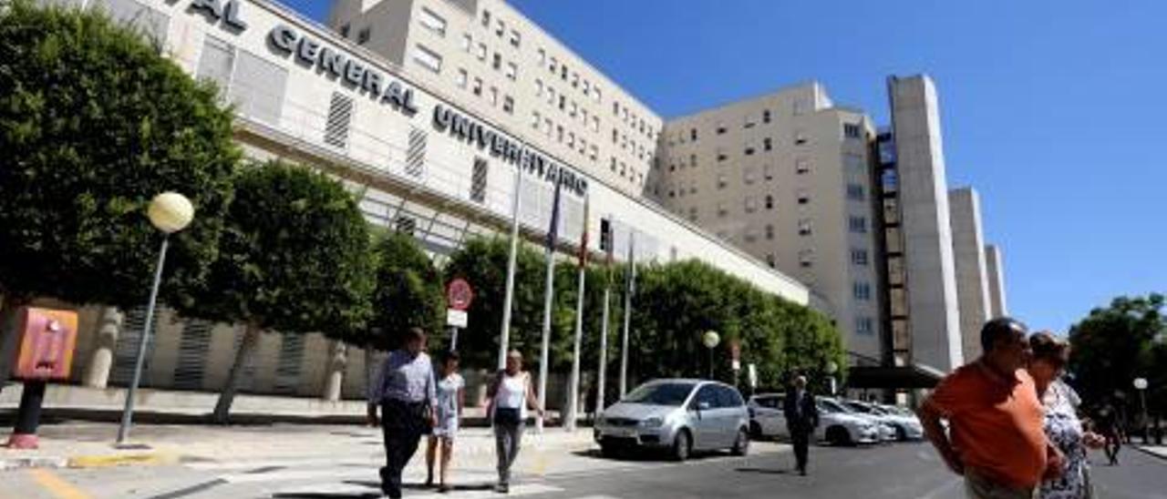 Los médicos del General critican que la UMH les ignora