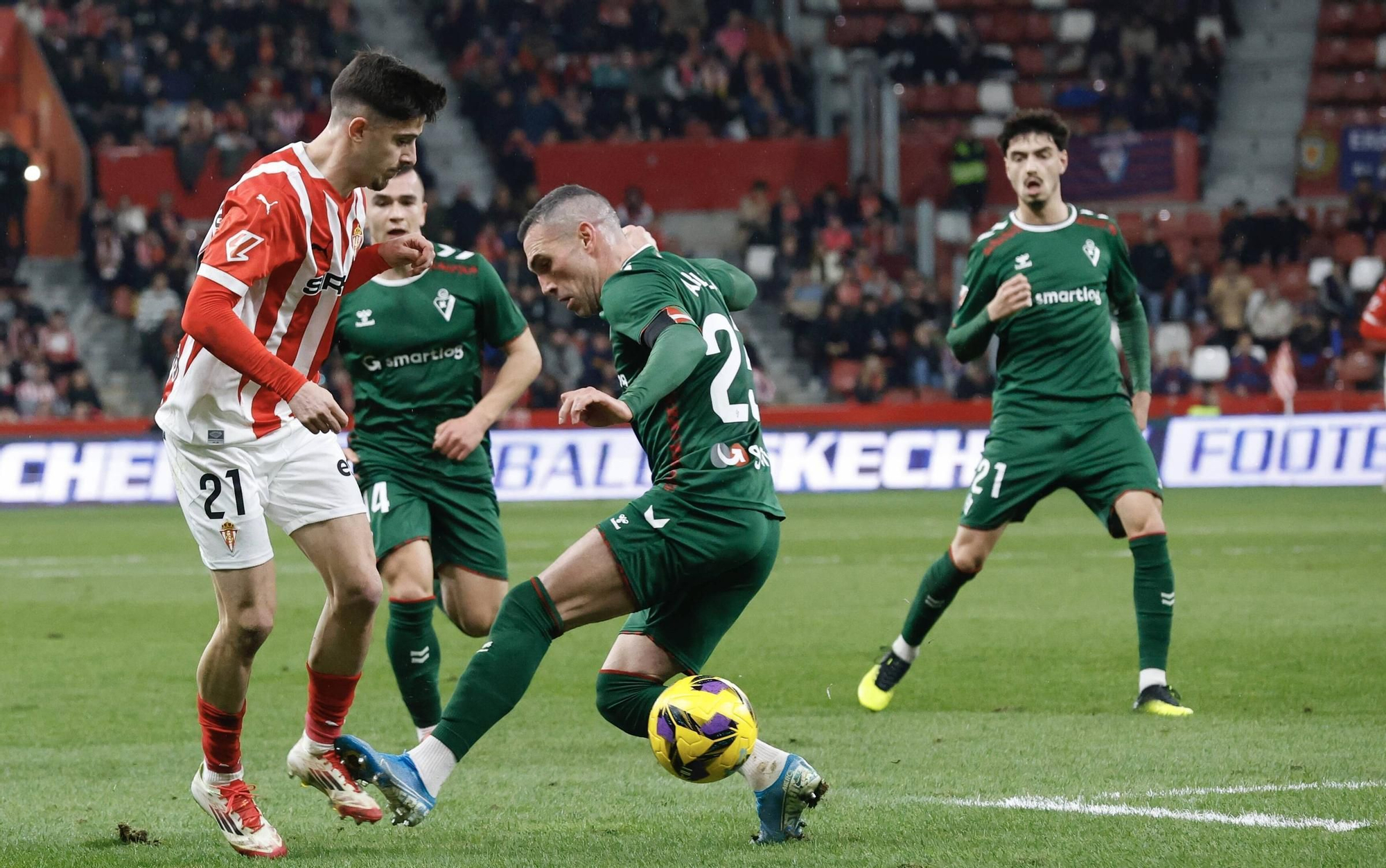 El partido entre el Sporting y el Eibar, en imágenes