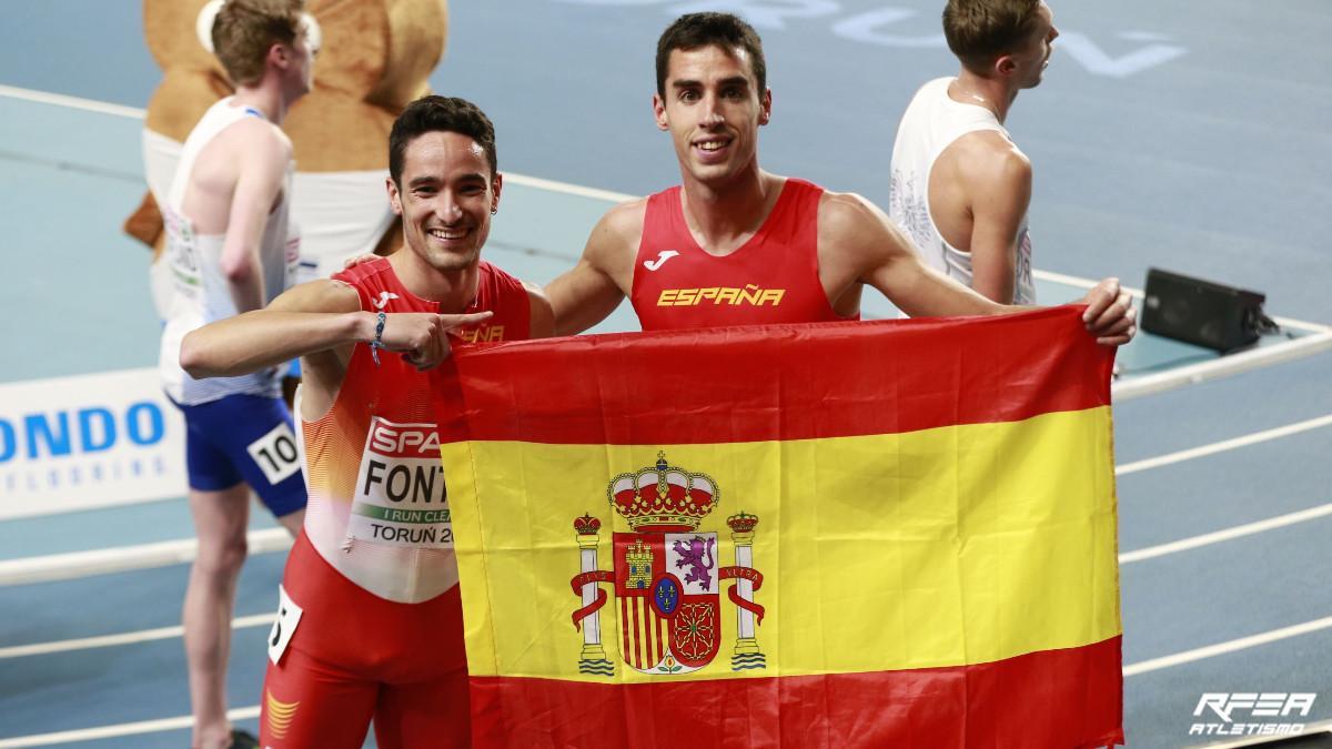 Gómez y Fontes tras conseguir sus medallas en el 1.500