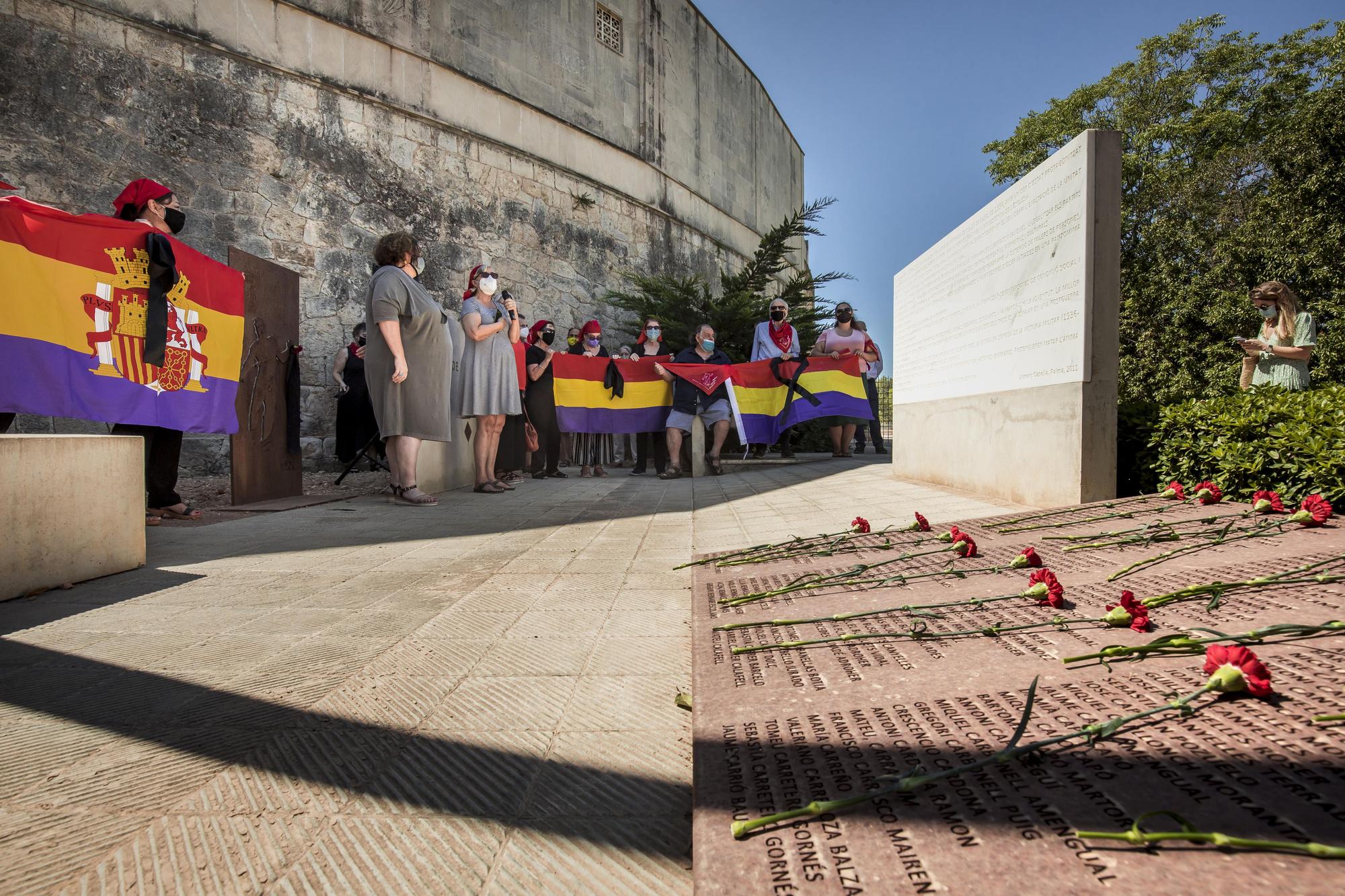 Las banderas de una treintena de municipios de Mallorca ondearán a media asta contra el golpe franquista
