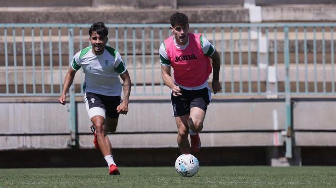 Córdoba CF-Granada: horario y dónde ver por televisión el derbi andaluz en El Arcángel