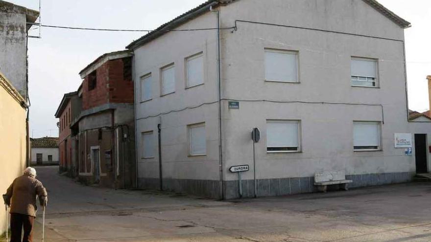 Edificio de la vieja escuela municipal de Cubillos del Pan.