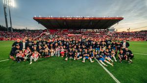 Los jugadores del Girona celebran su pase a la Champions tras ganar al Barça (4-2) en Montilivi.