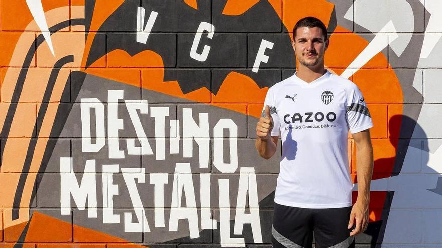 ¡Oficial! Simón Luca llega a un acuerdo para jugar en el Valencia CF Mestalla