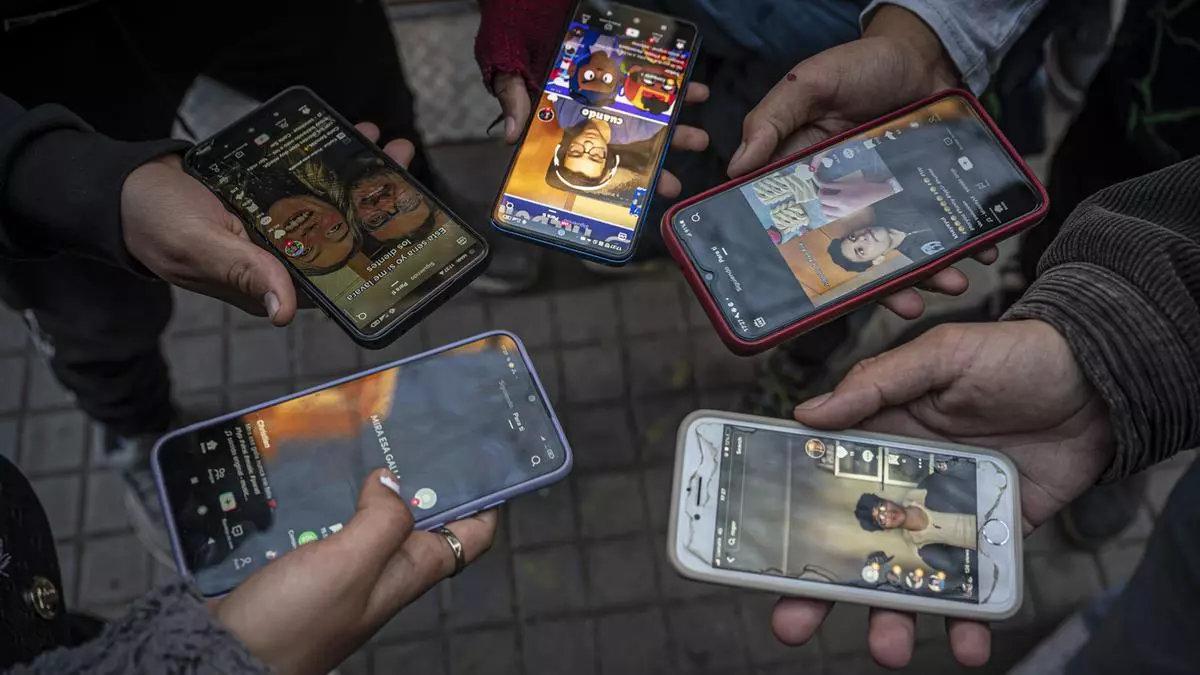 TikTok es consciente de que los y las adolescentes pueden engancharse a la plataforma con facilidad.