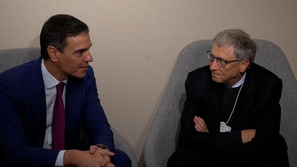 Pedro Sánchez y Bill Gates se reúnen en Davos