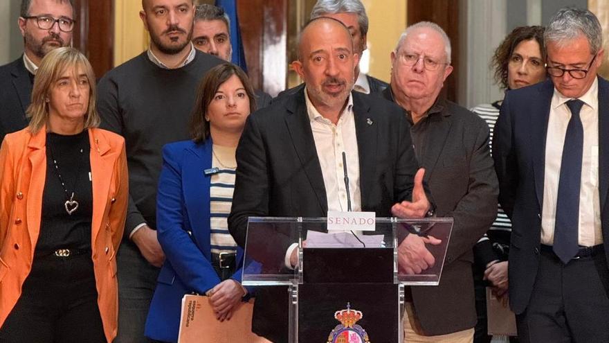 L'alcalde Marc Aloy intervenint en representació dels alcaldes