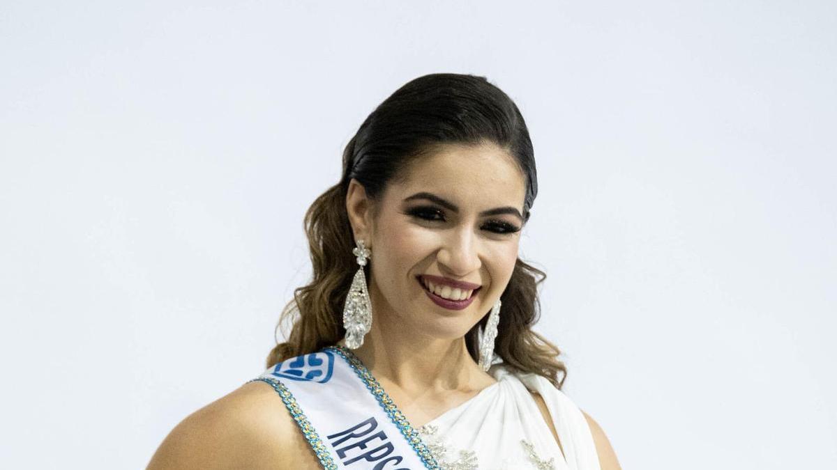 Rosalva Morales, candidata a Reina del Carnaval de Santa Cruz