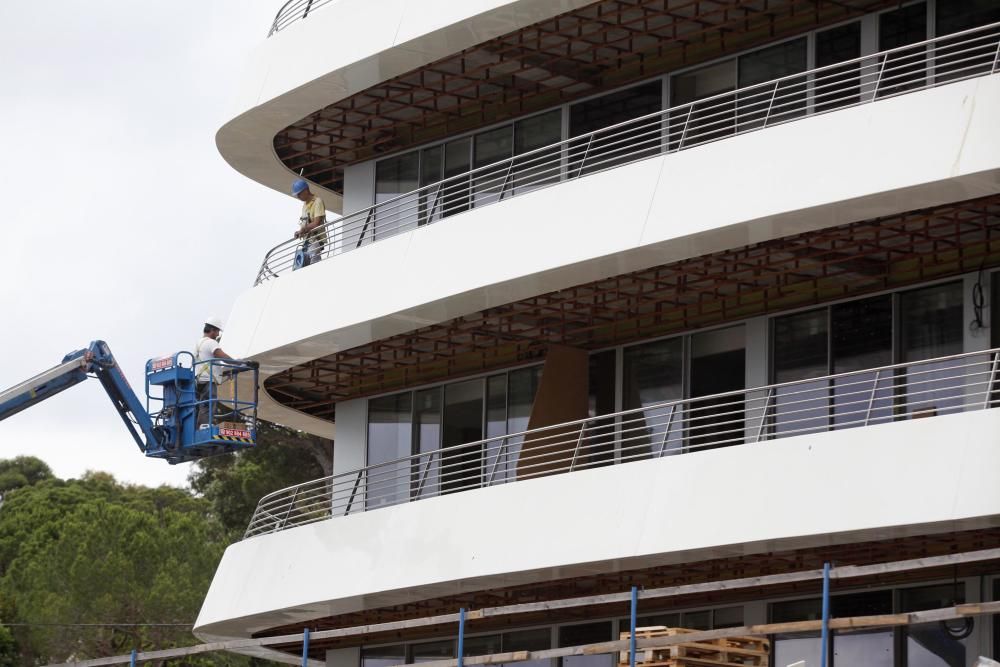 Obres de l'hotel de superluxe Alàbriga