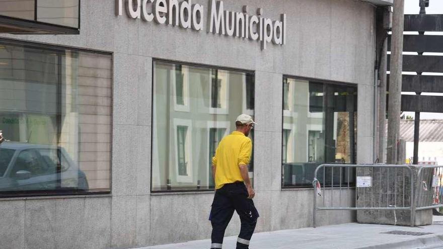 Edificio de Hacienda y Recaudación del Concello, en la capital municipal.