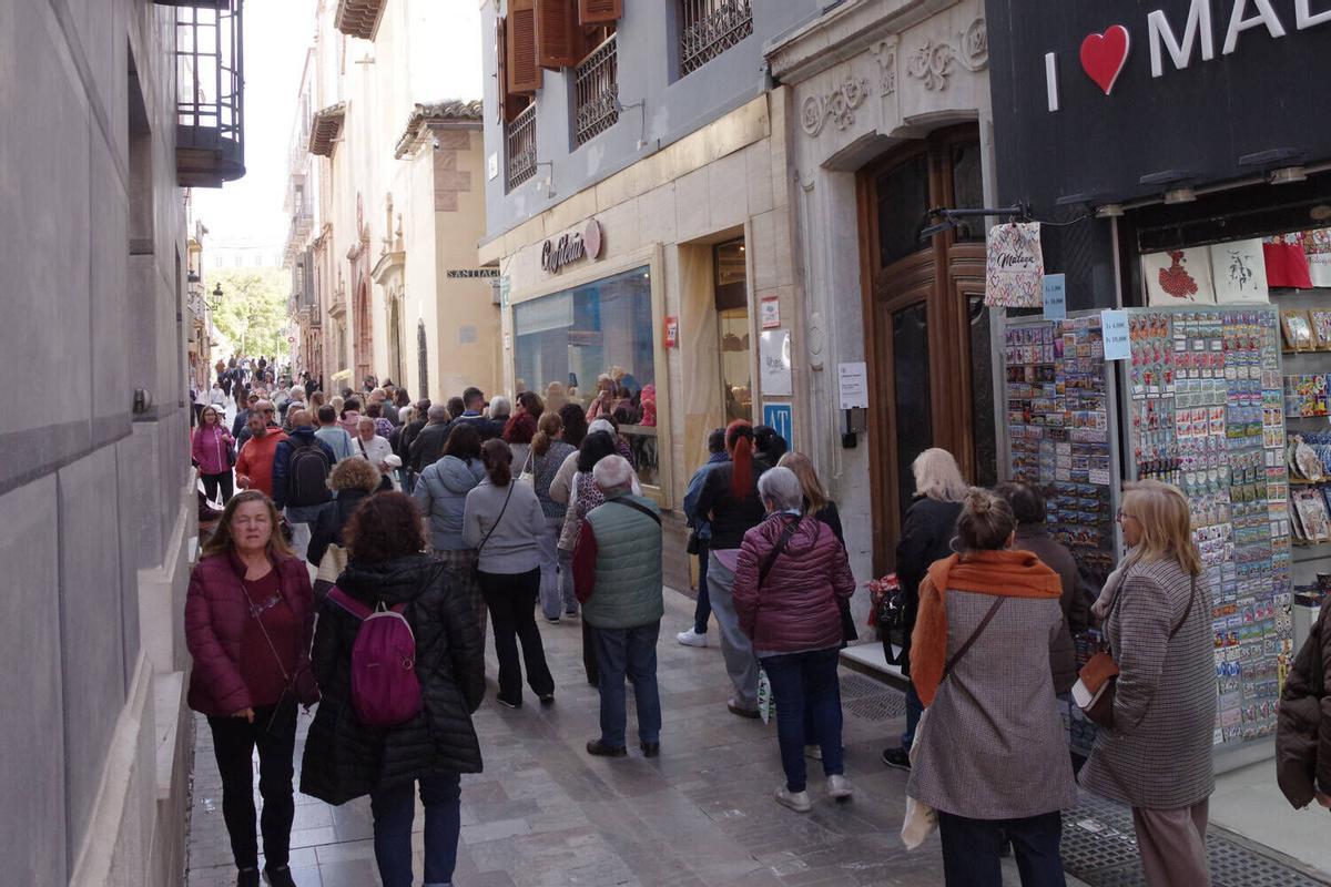 "Siempre se cumple uno": la fe de las tres monedas en el Cristo de Medinaceli