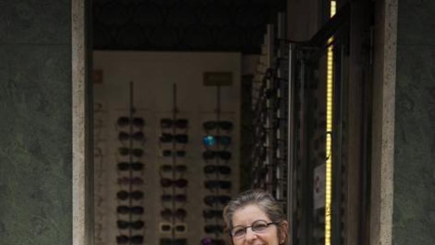 &quot;Me gusta mucho vender gafas a los niño; con ellos hay que tener paciencia y mano izquierda&quot;