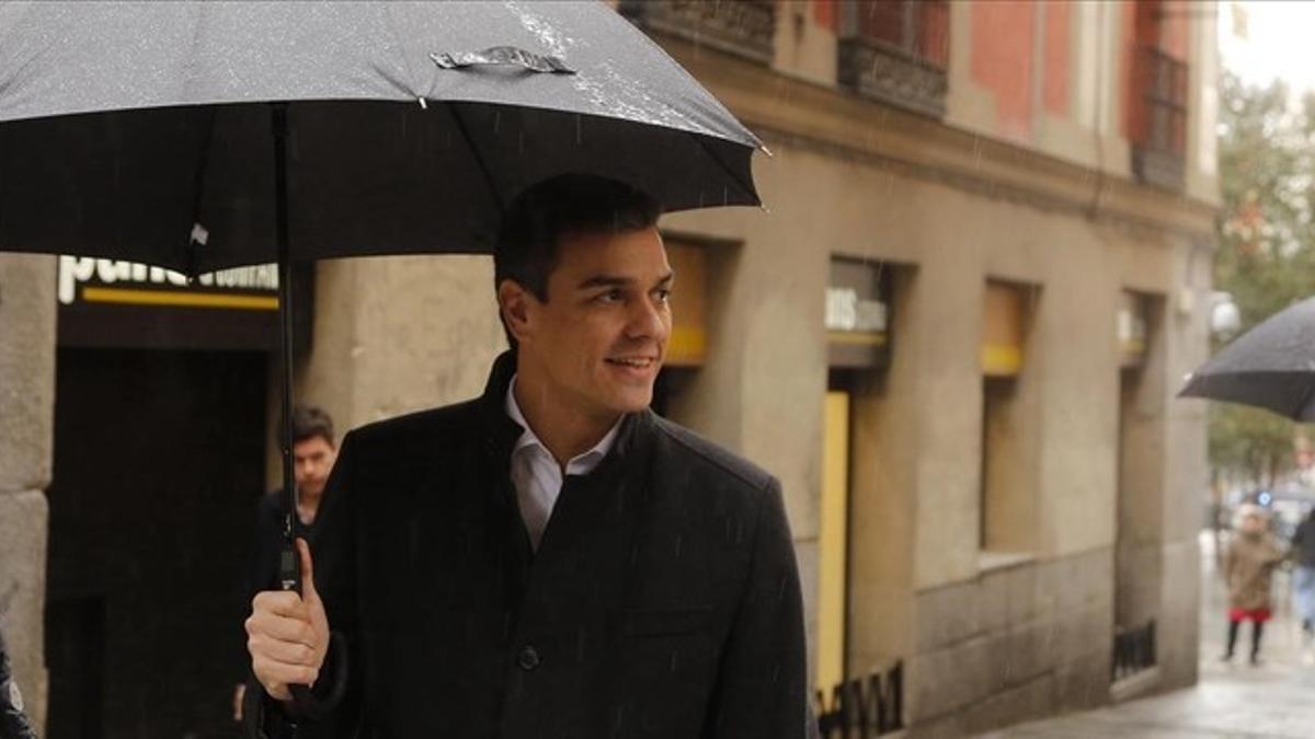 El líder del PSOE, Pedro Sánchez, este jueves antes de su reunión con expertos contra la violencia de género.