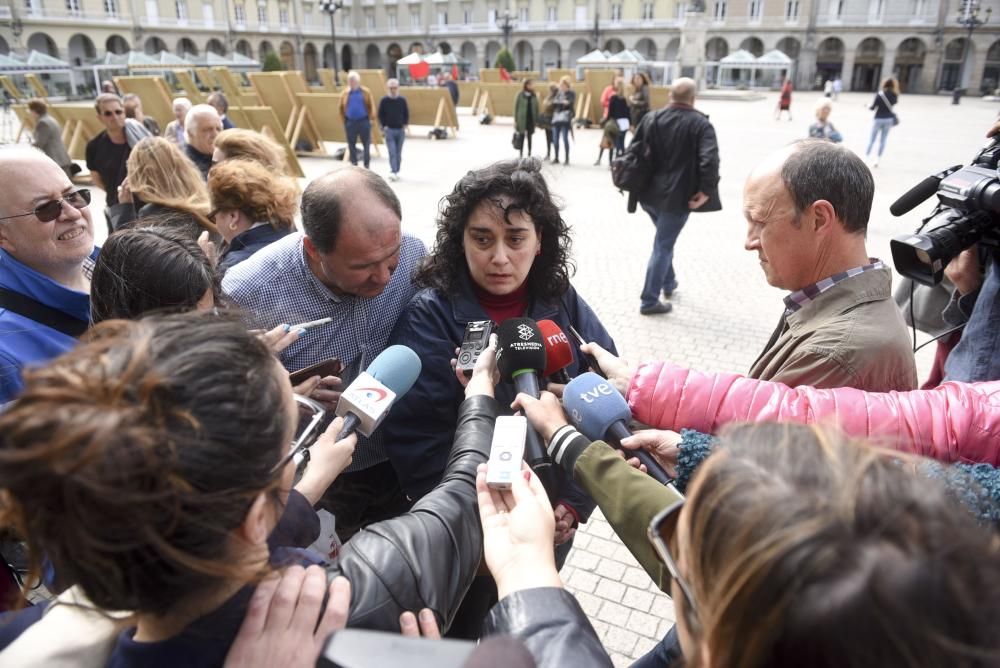 Minuto de silencio por el niño de A Coruña muerto