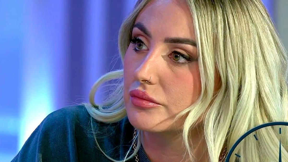 Rocío Flores reaparece por sorpresa para dar la última hora de la hija de Rocío Jurado tras la ruptura: "Tiene un cuadro de ansiedad bastante heavy, perdiendo la visión del ojo derecho"