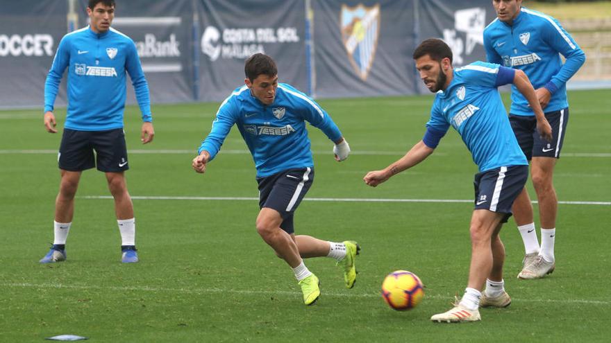 La plantilla del Málaga, durante un entrenamiento.