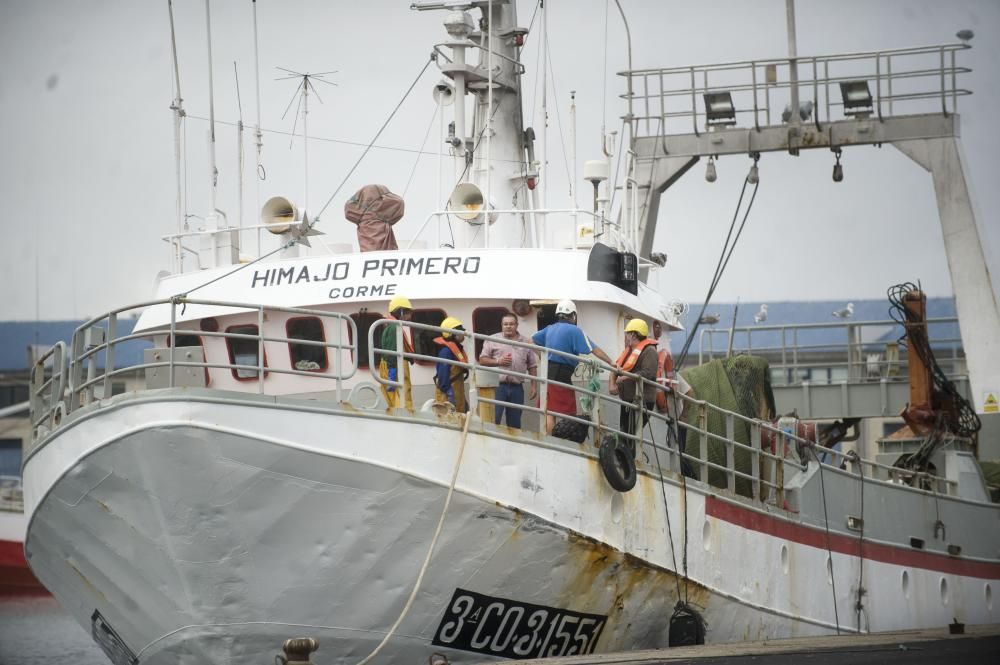 El cuerpo de la víctima fue trasladado al puerto de A Coruña.