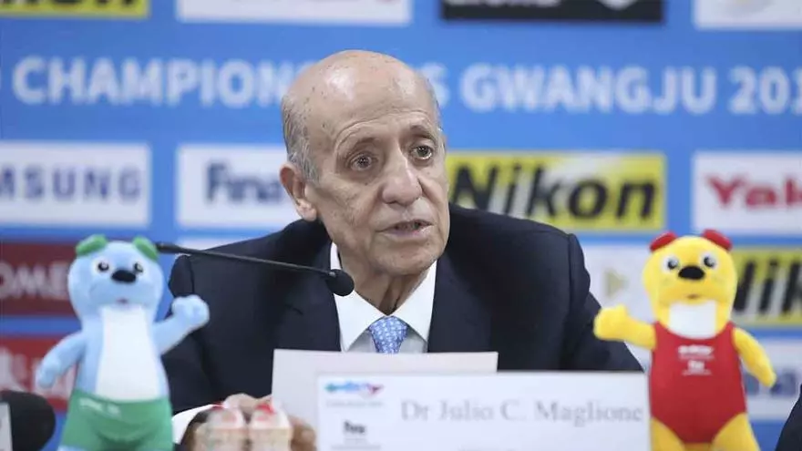 Maglione: "Ya se bajaron dos récords de Michael Phelps"