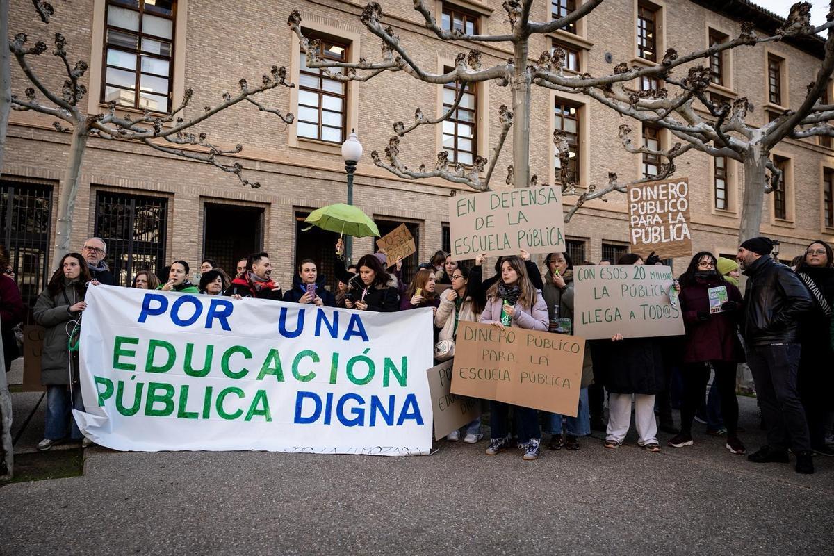 Primer día de huelga educativa en Aragón. Primer día de huelga educativa en Aragón.