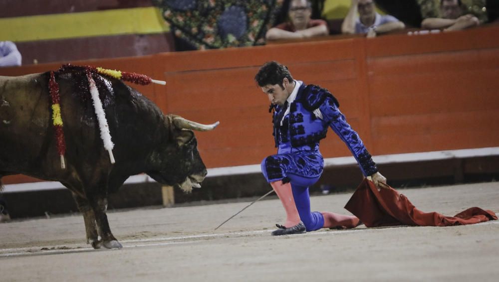 Die Schwester von König Felipe VI. besuchte mit Froilán und Victoria Federica am Donnerstag (3.8.) eine "corrida de toros".