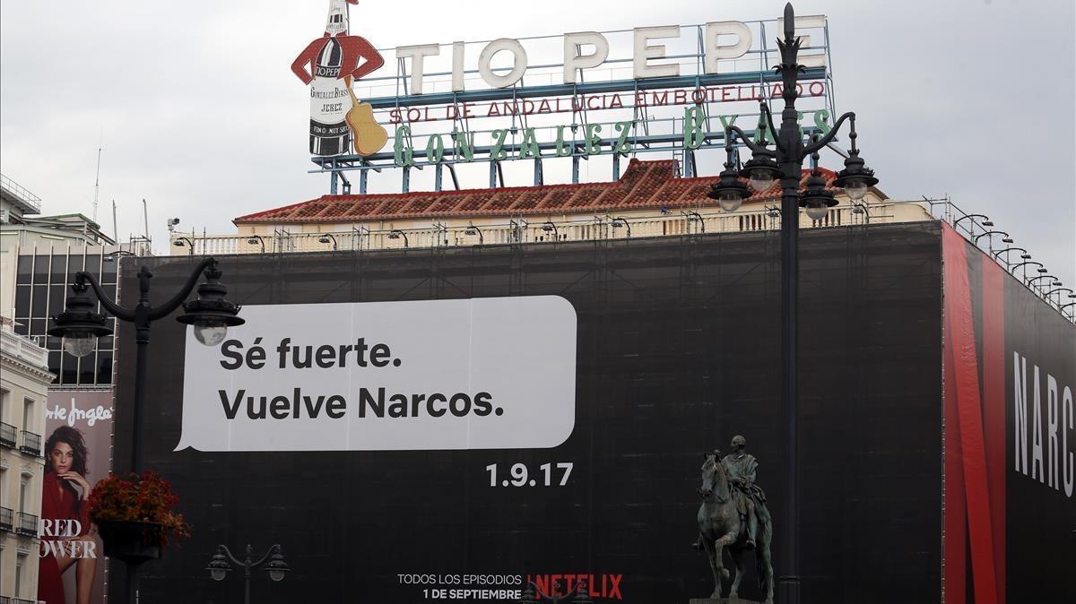 zentauroepp39841506 madrid 28 08 2017 sociedad nuevo cartel de netflix en la pue170828133632