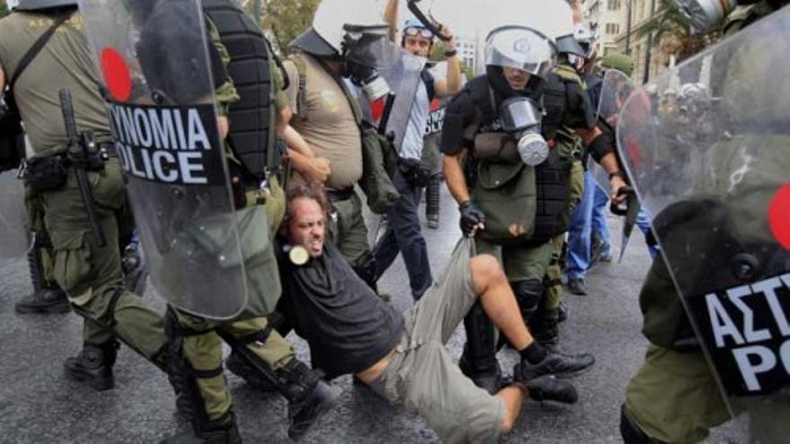 Violencia y disturbios en Atenas por la visita de Merkel