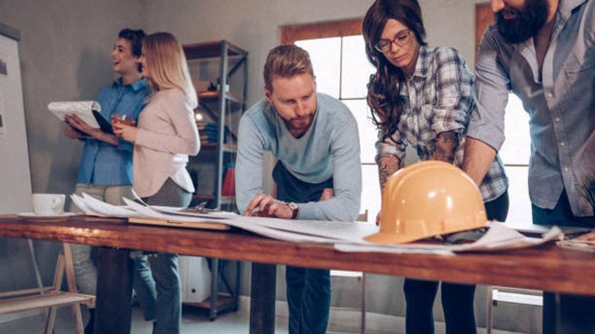 Profesionales de la construcción.