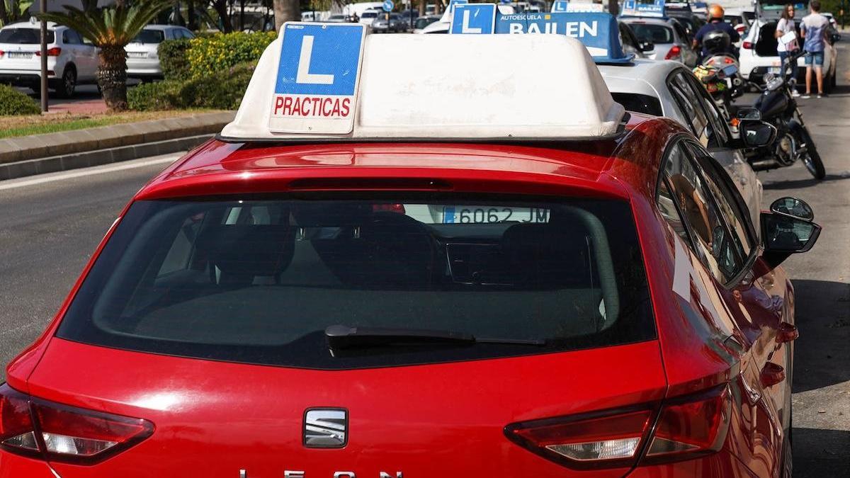 Coches de autoescuela.