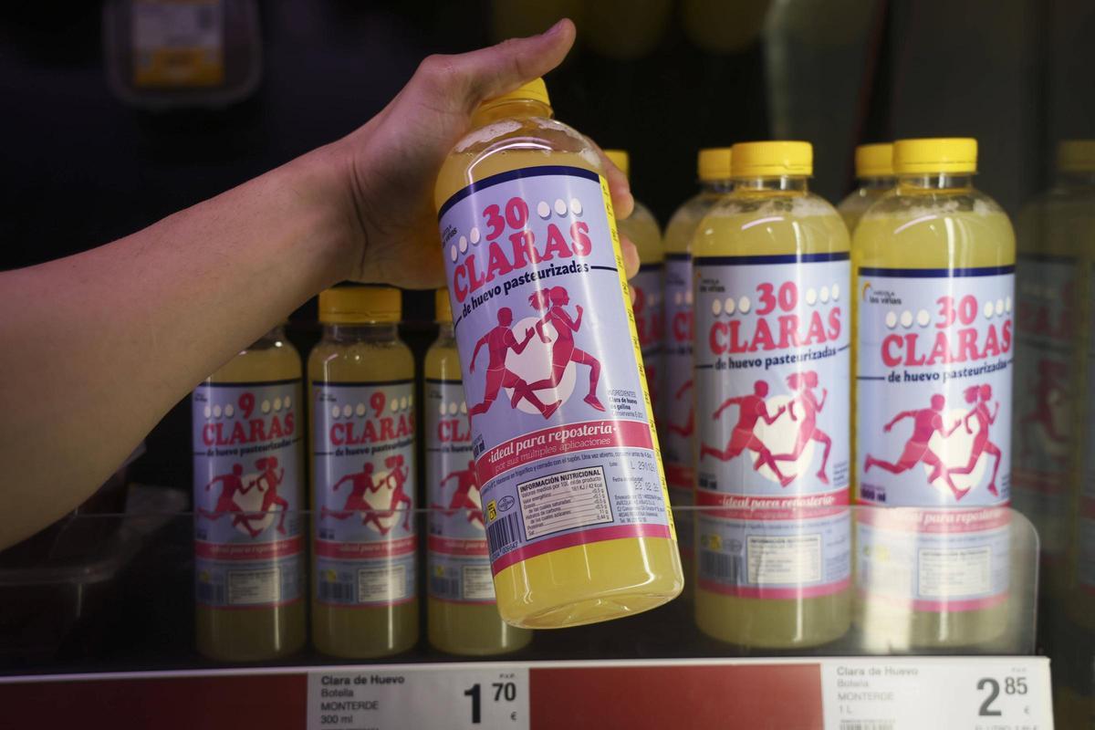 Botellas de claras de huevo pasteurizadas