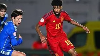 Santi Denia recuerda los inicios de Lamine Yamal con España: "La apuesta también fue de Xavi Hernández; me decía “le ha líado una a Piqué en el entrenamiento…"