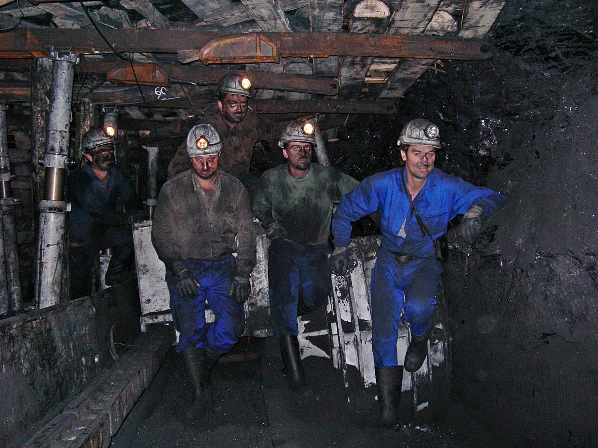 Foto de archivo de unos mineros en la mina de Carbonar de Vega de Rengos.