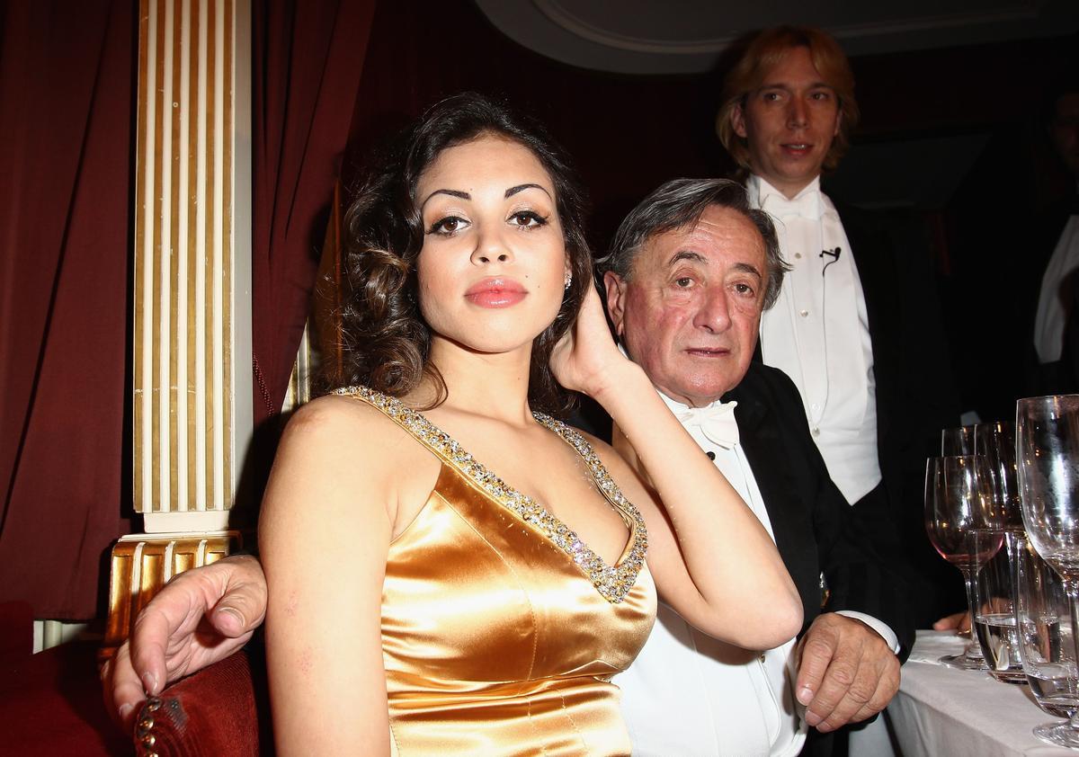 Rubi Rompecorazones (Karima El Mahrough) y el empresario Richard Lugner en 2011