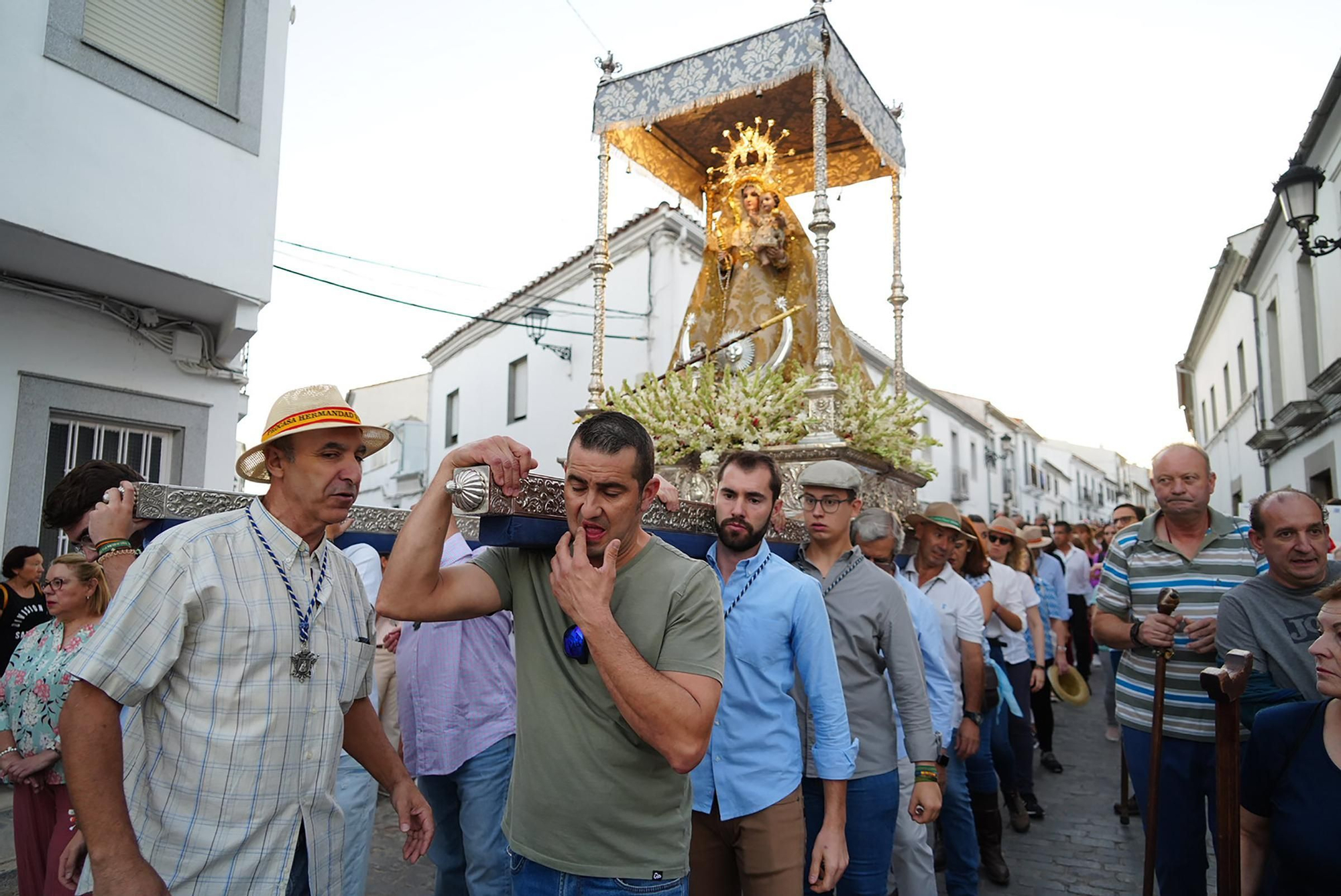 La Virgen de Luna abandona Villanueva de Córdoba para regresar a su santuario