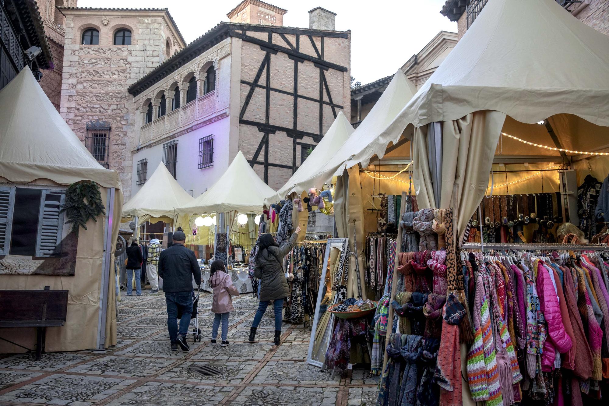 El Mercadillo de Navidad del Pueblo Español abre sus puertas - Diario de  Mallorca