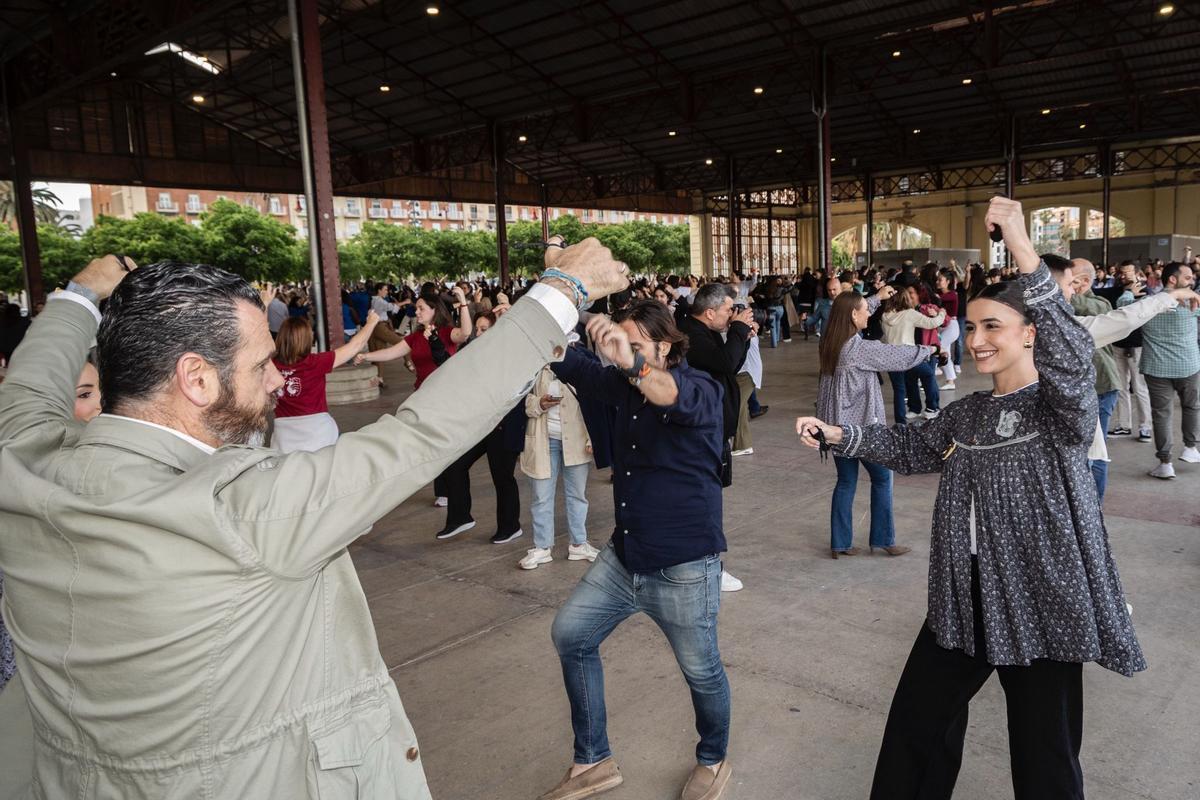 Ensayo general de la "Dansà de les Falles" 2026 (adultos)