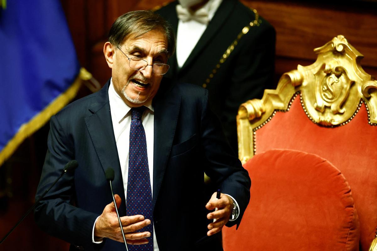 Ignazio La Russa, un ‘hereu’ de Benito Mussolini com a president del Senat italià